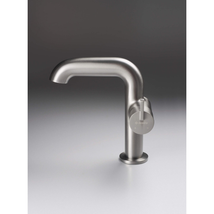 Bateria umywalkowa z prostokątną wylewką titanium BQS D24M